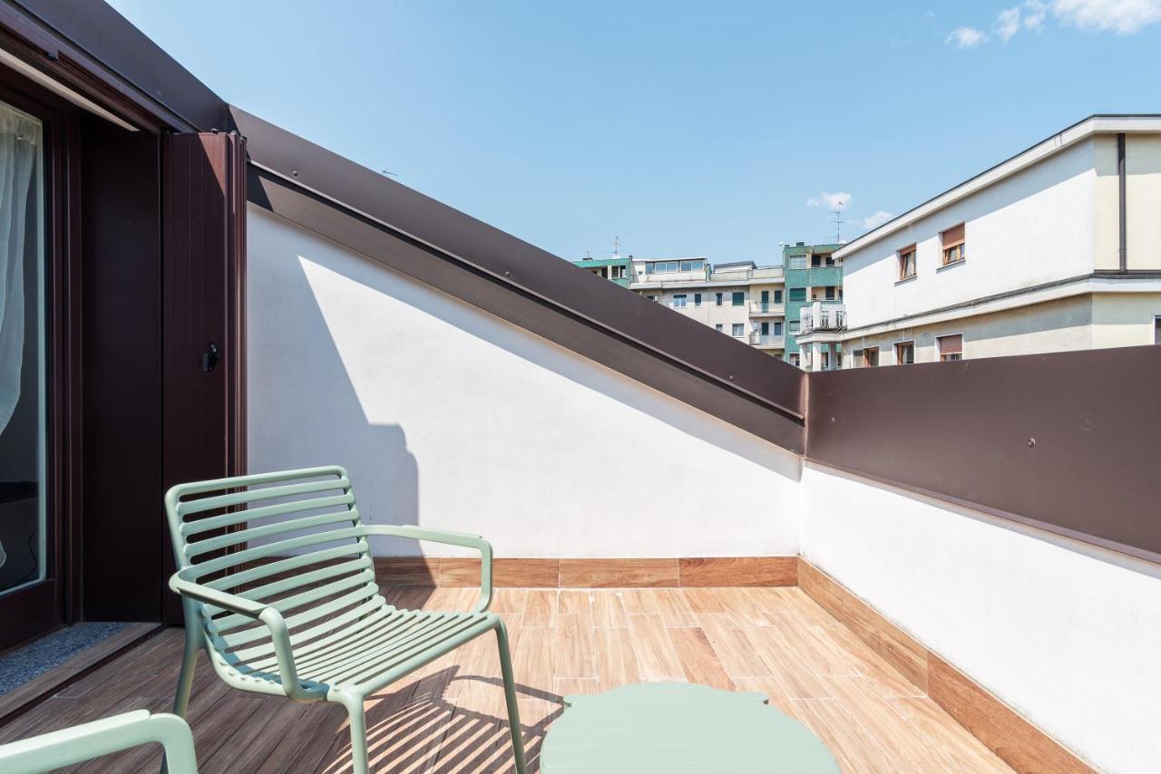 Easyhomes - Brera Luxury Suites Milão Exterior foto